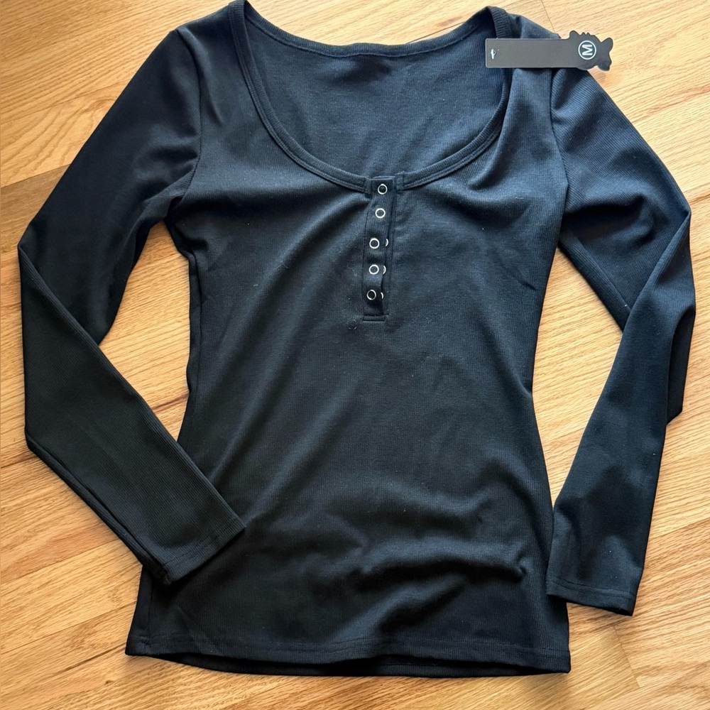 Ladies Black Long Sleeve Henley Top by Afib-i. BNWT, Size M.
